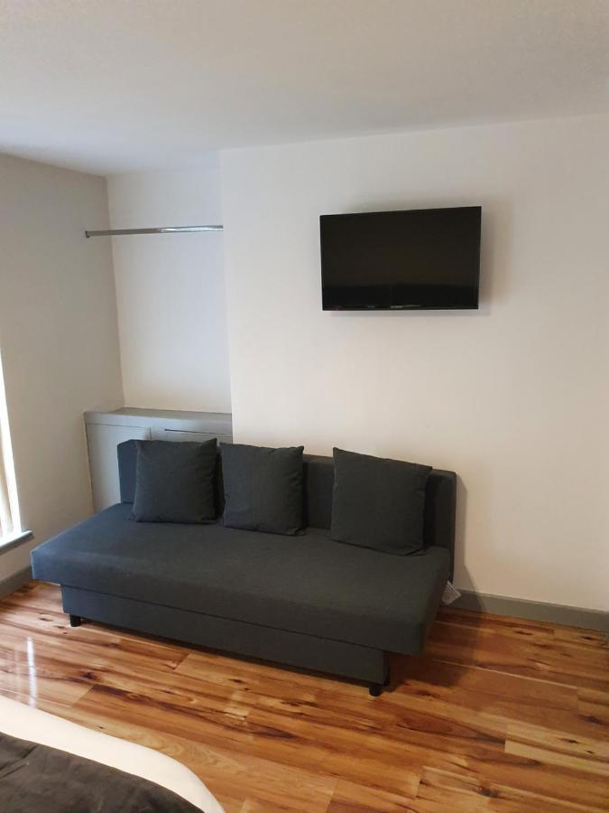 Centre 5 Double Bedroom Detached Motel Liverpool